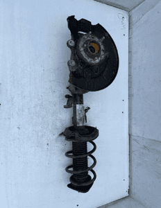 VOLVO V40 II 2.0 D3 MCPERSON PRAWY PRZÓD 31360946 1