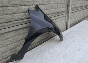 Toyota auris lift 2010-2013 błotnik przedni prawy 3