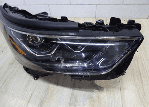 Lampa prawy przód toyota highlander 10000-8a06k 2