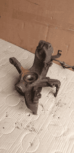 Zwrotnica piasta lewy przód kompletna VW FOX 1.2 6