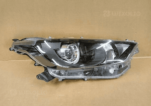 Lampa prawa reflektor prawy toyota yaris 4 iv 2020- 1