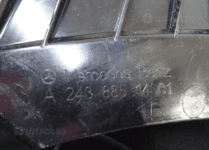 Mercedes W243 H243 eqb eqa maskownica góra pasa zderzaka A2438851401 15