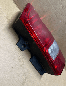 MERCEDES VITO 447 lampa tylna prawa 4