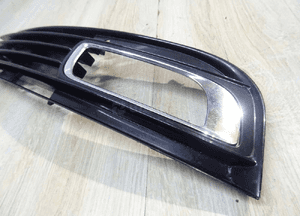 KRATKA ZDERZAKA PRAWA AUDI A8 D3 II FL 4E0807682AM 5