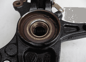 Zwrotnica piasta prawa Peugeot 308 II T9 P65 5