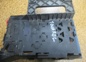 SKRZYNKA BEZPIECZNIKÓW VW TOUAREG 7L0937555A 4