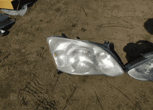 corolla E12 FL lampa prawa WYSYŁKA 1