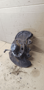 Zwrotnica lewy przód przednia lewa Mercedes W209 W203 3