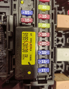SKRZYNKA BEZPIECZNIÓW INSTALACJA KOMORY KIA CEED 91201-A2860 4