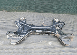 Sanki 1J0199313B Belka Wózek Zawieszenia Trawers Przod Przednia VW Golf IV 4 Audi A3 8L Seat Leon Skoda 15