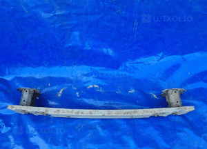 Toyota avensis T27 belka tylna wzmocnienie sedan 2