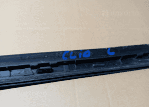 Listwa szyby czołowej lewy przód Renault Clio III 8200699926 7