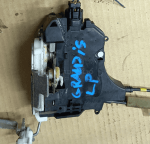 Mitsubishi Grandis zamek drzwi przód przednich lewy 1