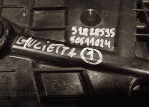 PODSTAWA AKUMULATORA ALFA ROMEO GIULIETTA 51828595 50511024 2