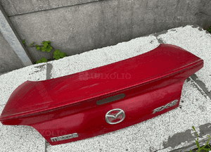 MAZDA RX8 znaczek emblemat klapy światło stop 1