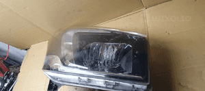 Lampa prawy przód przednia prawe Opel Vivaro B Trafic III UK 260101200R 93867950 3