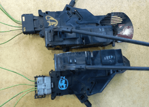 Citroen C3 Picasso zamek drzwi przod przedni prawy 1