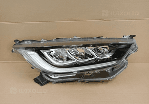Lampa prawa prawy reflektor toyota yaris 4 iv full led 2020- 1