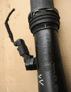 Rura przewód powietrza vw golf v 1K0145770D 3