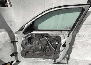 Bmw 1 E87 drzwi prawe przód przednie kompletne 6