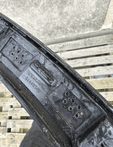 Listwa blotnika przod lewa volvo XC40 31448349 org 5