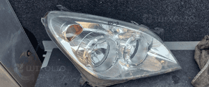 Przod przednia lampa  opel astra h 1