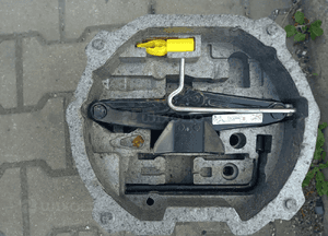 Ford Focus MK2 C-Max lewarek klucz kola 1