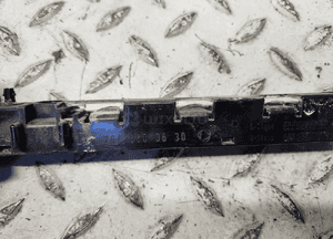 MERCEDES C KLASA W204 SLIZG ZDERZAKA A2048851465 A2048851365 A2048800680 6