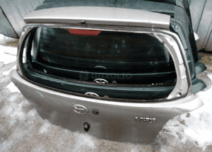 Toyota Yaris klapa tyl tylna 99-05 3