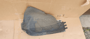 Nadkole prawy przód część przednia Opel Zafira C 13301572 2