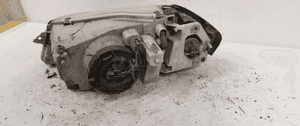 Przod przednia lampa prawa mazda 323F 3