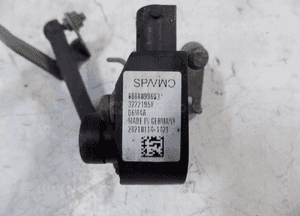 Volvo XC40 czujnik poziomowania lamp świateł lewy tył 32221958 2