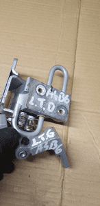 Zawias zawiasy drzwi lewy tył para Audi A4 B6 8E0833411 5