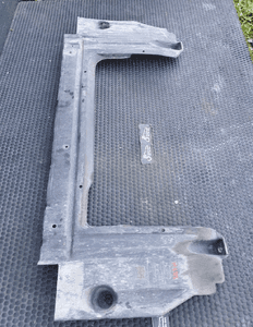 Osłona 4B0825215B Pampers Dolna Belki Zawieszenia Tyl Tylna Audi A6 C5 9