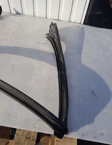 Mercedes W207 cabrio uszczelka dachu szyby przód A2077200047 3