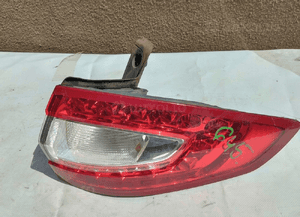 Lampa prawa lewa tył tylna mondeo MK5 kombi DS73-13404-CH DS73-13405-CH 4