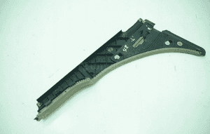 OSŁONA ZAWIASU DACHU KLAPKA LEWA MERCEDES SL R230 02 3