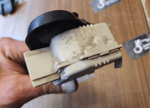 Siłownik 7M0862159 4B9962115B Silniczek Elektryczny Cięgno Zamka Klapy Bagażnika Audi A4 B6 Kombi Sedan 4B9962115B 34