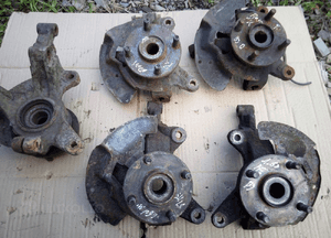 Mazda 323 323f bj 98-03  Zwrotnica piasta lewa prawa przód 2