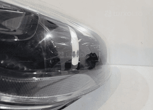 VOLVO V40 Lampa Xenon R - 13686 4
