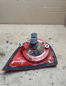lampa prawa prawy tył w klapę golf 5 5