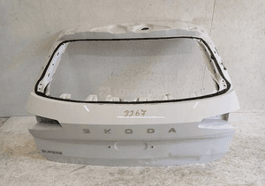 Klapa tył pokrywa bagażnika skoda superb iv 4 kombi 23- 1