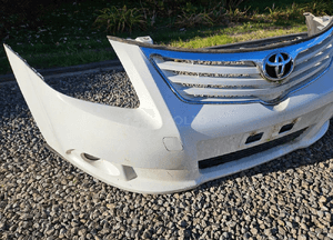 Toyota Avensis T27 09-11 zderzak przedni przód 040 4