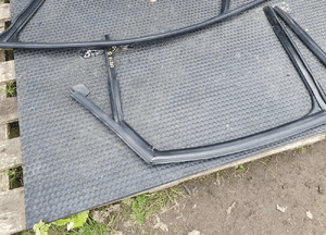 Ramka Uszczelka Szyby Drzwi Prowadnica Guma AUDI A4 B8 Sedan Kombi 20