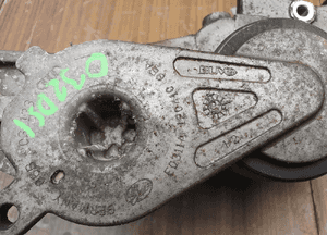 Łapa 06B903143L Uchwyt Alternator Mocowanie Wspornik 1.6 ALZ 2.0 ALT FSI 1.8 T AUDI A4 B6 B7 VW Passat 06B903143L 7