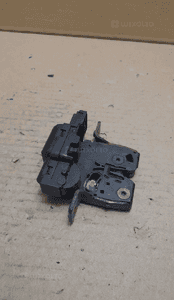 Zamek bagażnika tył qashqai J10 90502EY10A 2