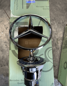 MERCEDES znaczek logo emblemat w maskę celownik gwiazda c clk e s 4