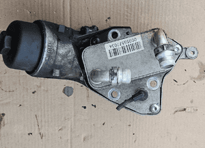 Opel Astra J 4 IV 2.0 CDTI obudowa filtra oleju chłodnica chłodniczka oleju silnika 1
