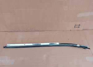 Listwa szyby czołowej prawy przód Nissan Almera Tino 4