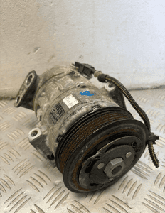 KOMPRESOR KLIMATYZACJI OPEL CORSA E 1.3 39006351 1